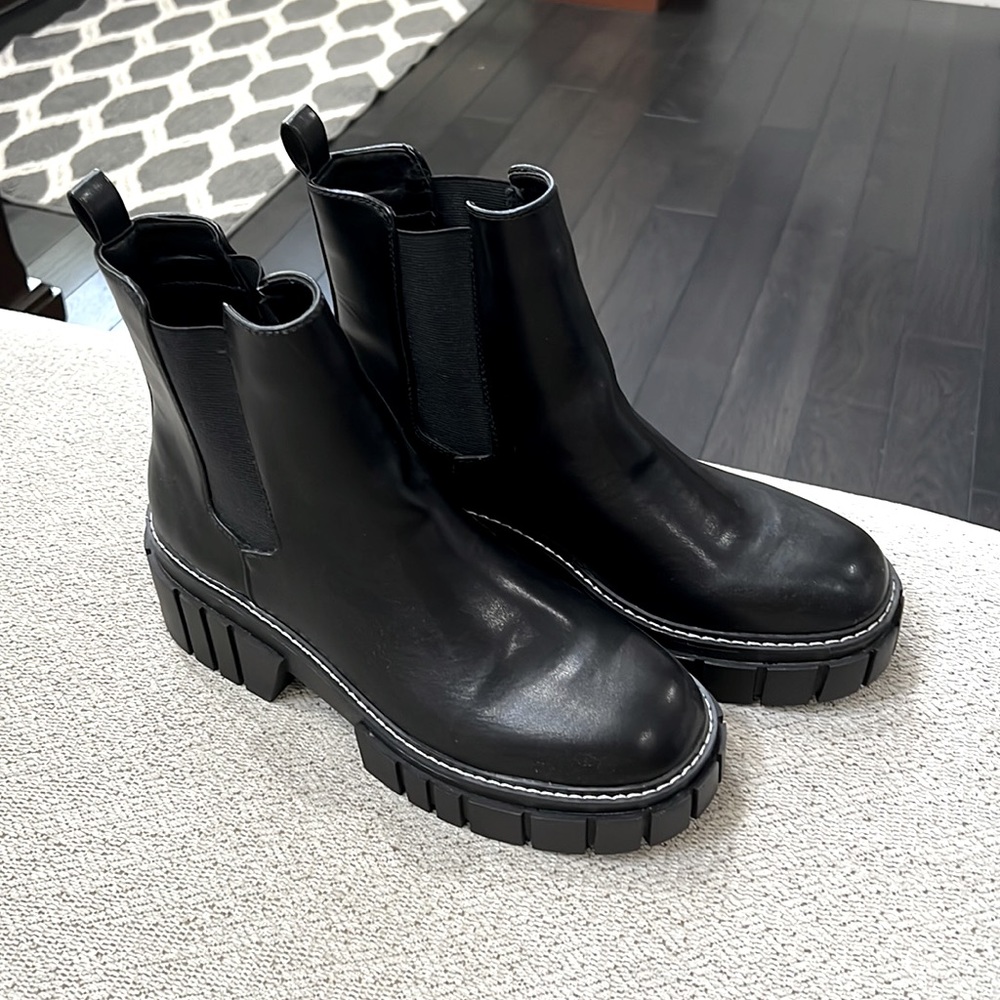 Women’s Chelsea Boots. NEVER WORN!